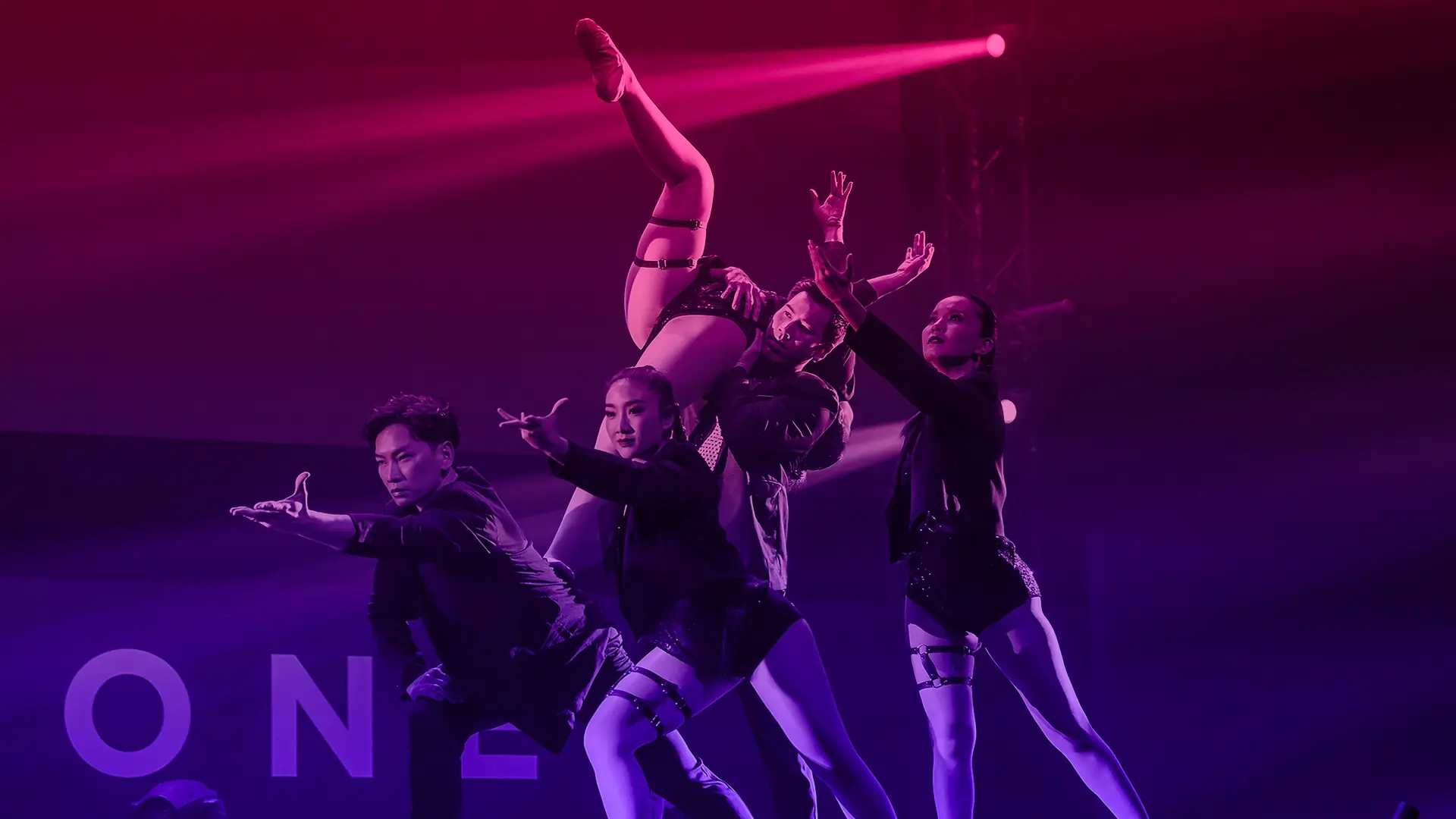 the show cover, เดอะโชว์เธียเตอรื หน้าปก